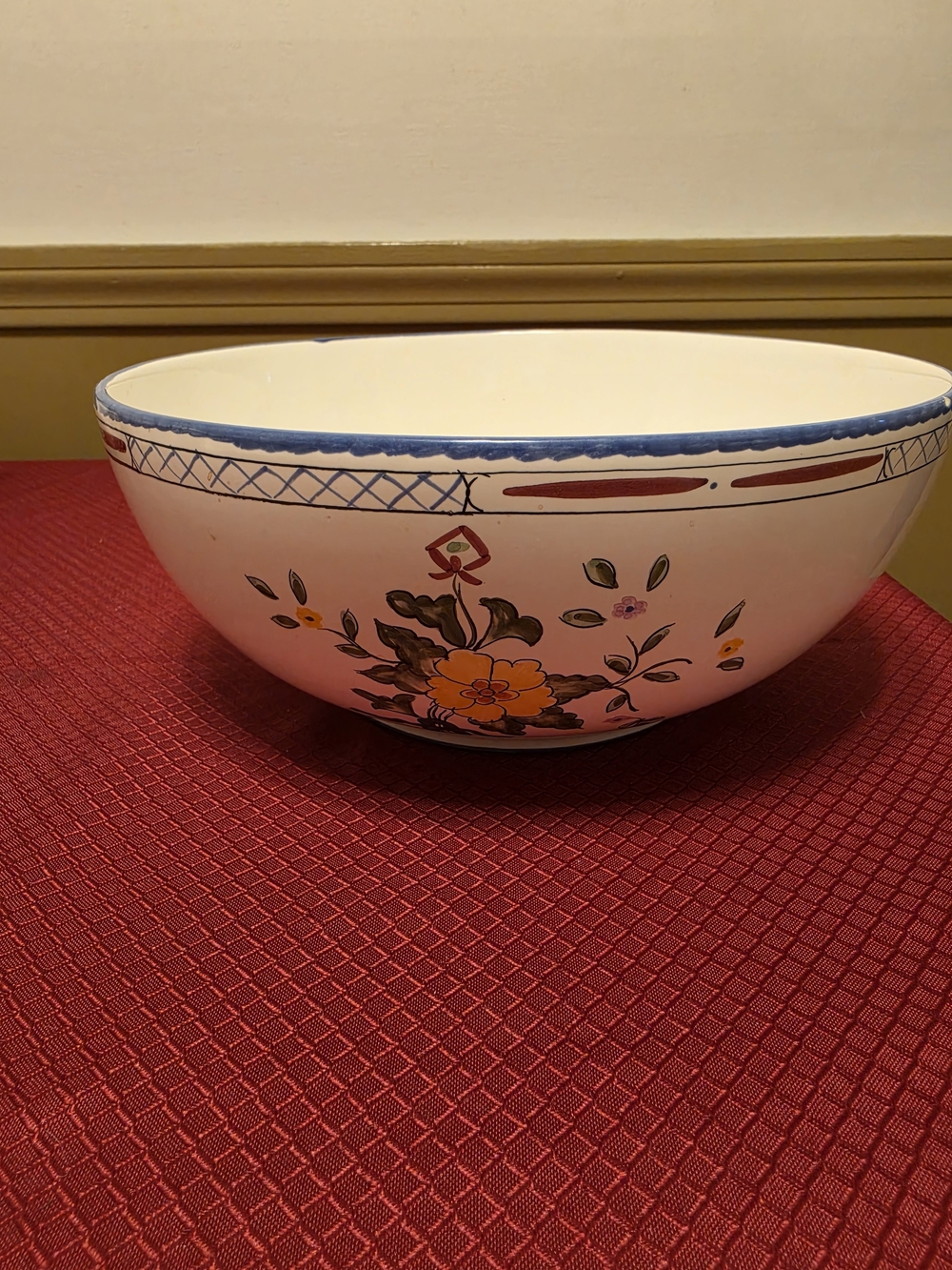 Tiffany & Co. Lisbon Serving Bowl - Cream with Yellow Flowers